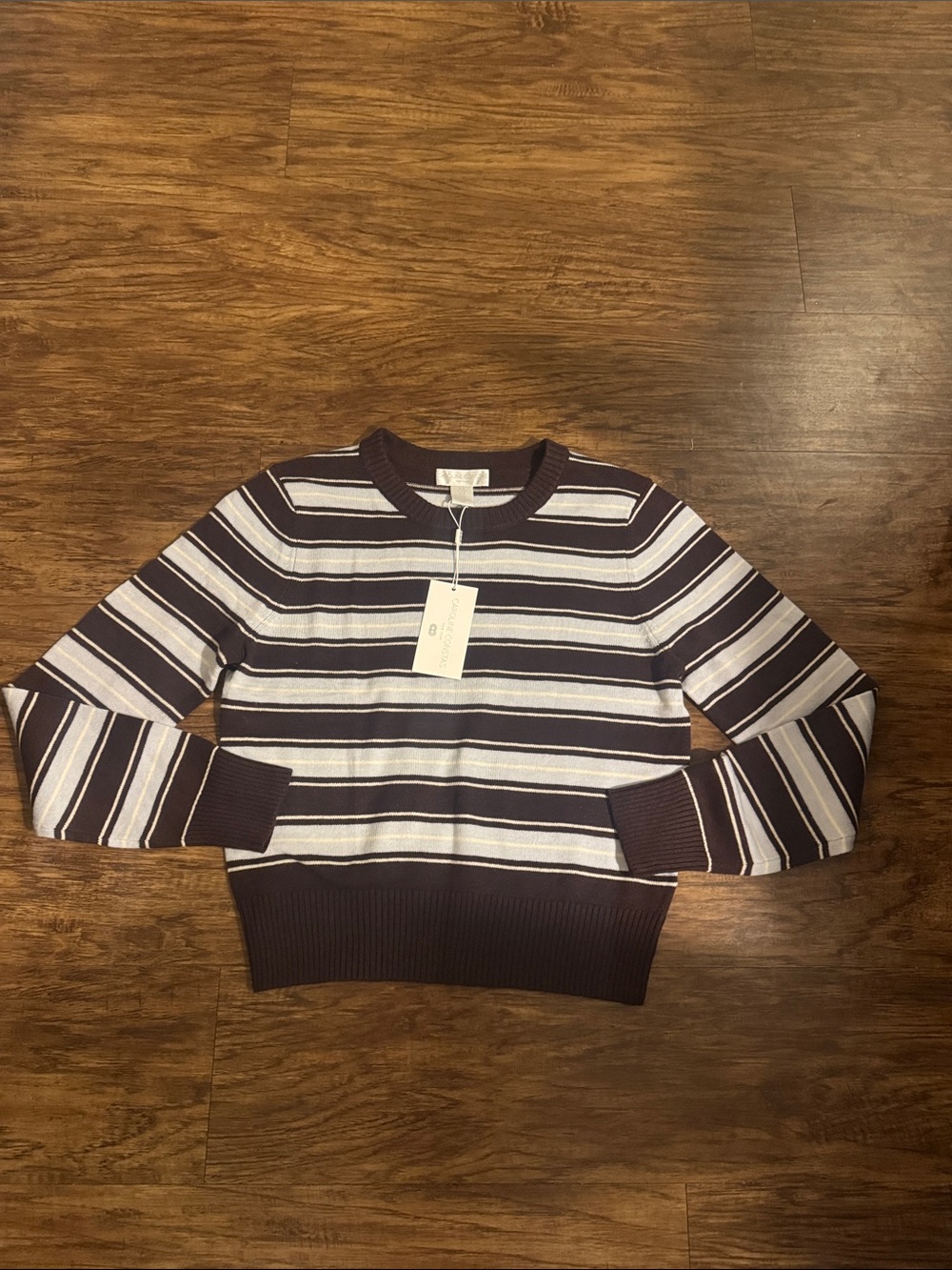 NWT Caroline constas sweater size medium